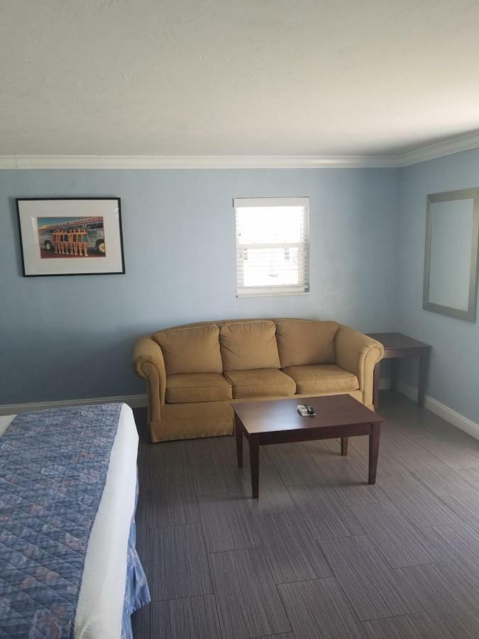 Carousel Beach Inn Fort Myers Beach Eksteriør bilde
